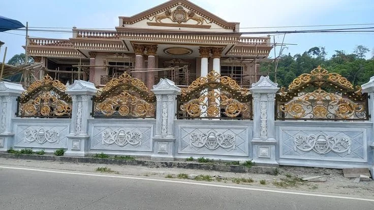 Pagar tiang profil relief