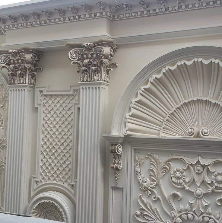 Relief relung cangkang dengan pilaster